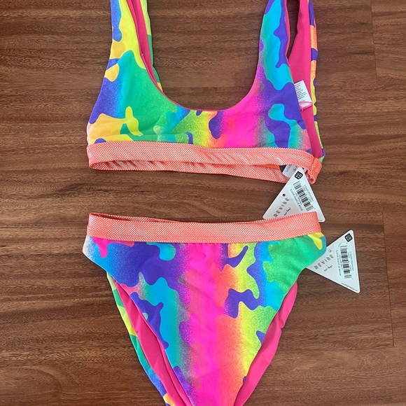Dippin’ Daisy’s NWT colorful bikini - Picture 8 of 9